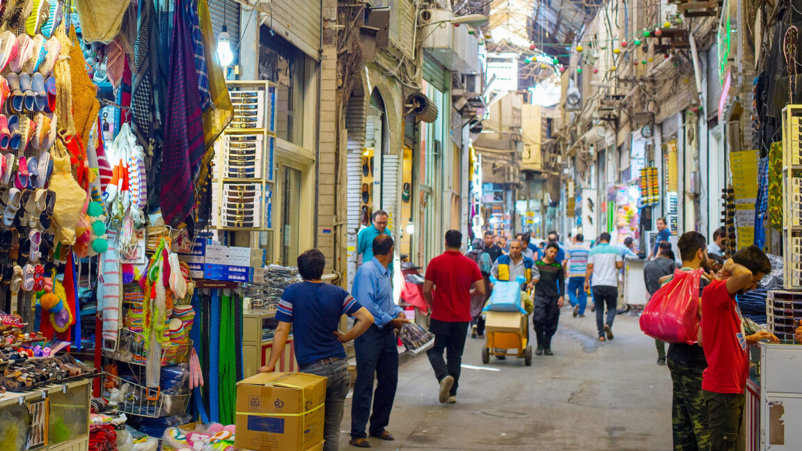 when-“no”-means-“yes”:-why-ai-chatbots-can’t-process-persian-social-etiquette