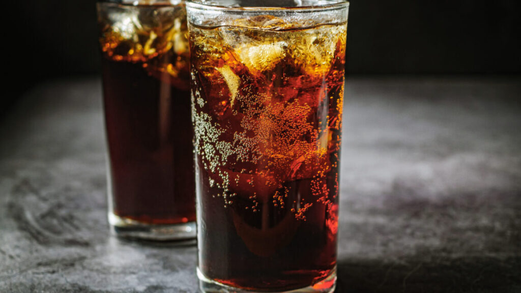 woman-hospitalized-with-pain-and-vomiting—diet-soda-cured-her