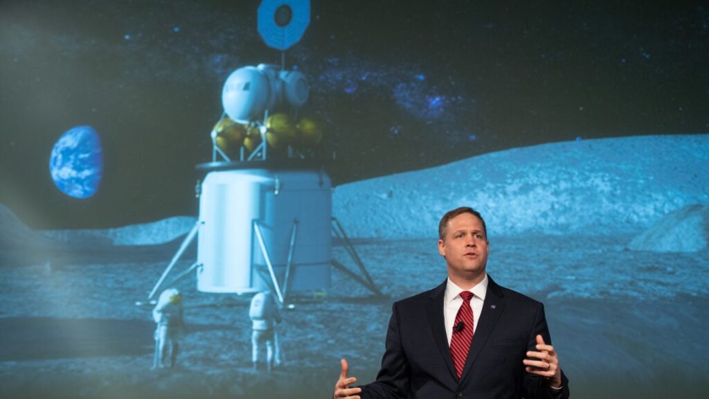 how-america-fell-behind-china-in-the-lunar-space-race—and-how-it-can-catch-back-up