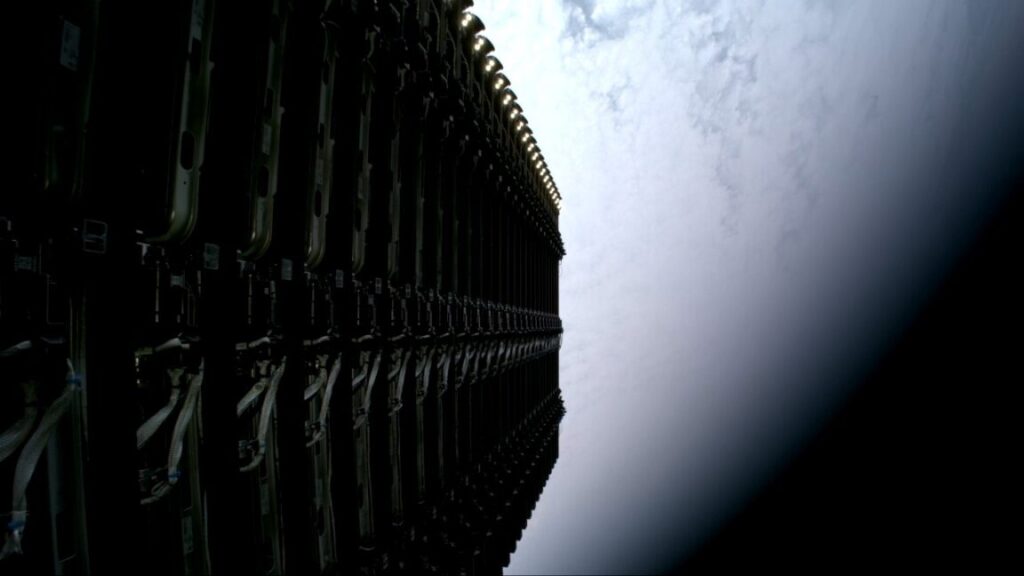 spacex-launches-10,000th-starlink-satellite,-with-no-sign-of-slowing-down