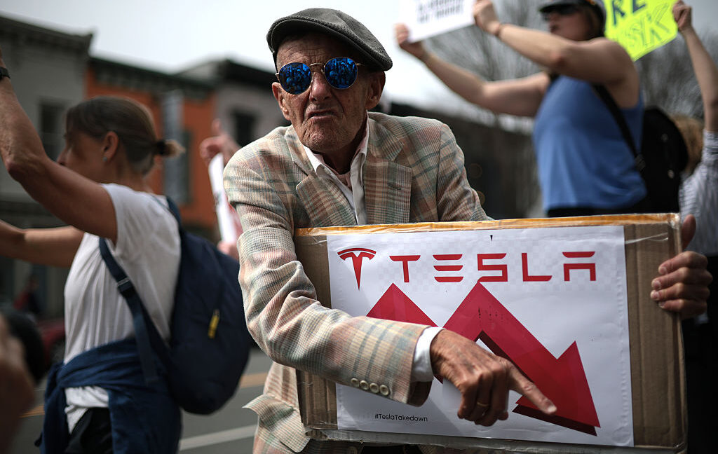 tesla-profits-fall-37%-in-q3-despite-healthy-sales