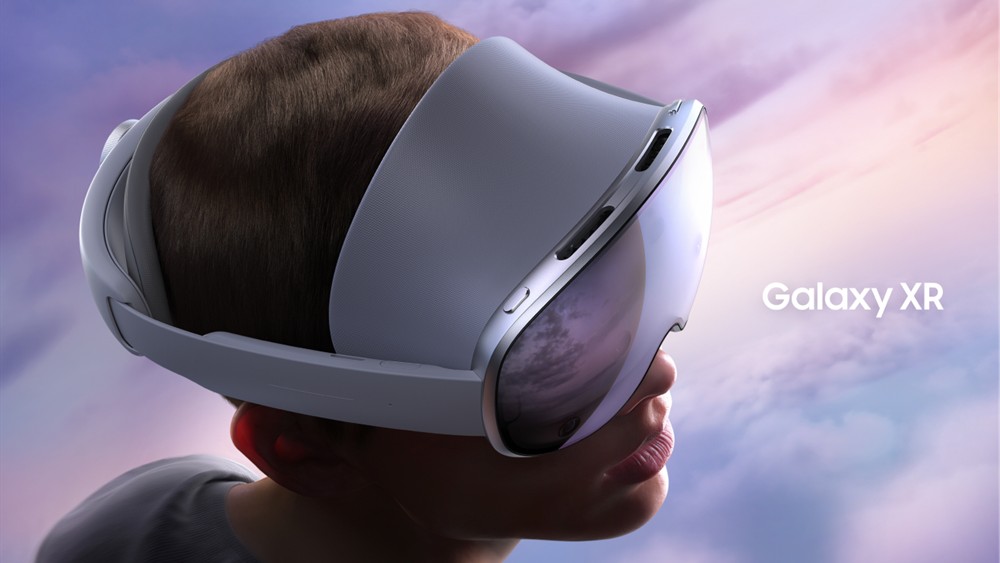 samsung-galaxy-xr-is-the-first-android-xr-headset,-now-on-sale-for-$1,800