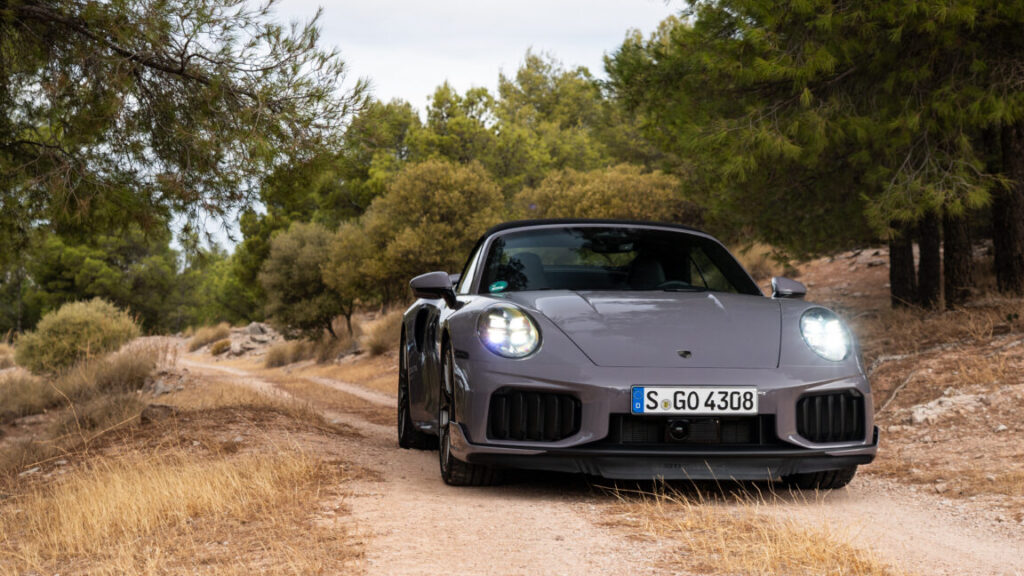 porsche’s-2026-911-turbo-s-is-a-ballistic,-twin-turbo,-701-horsepower-monster