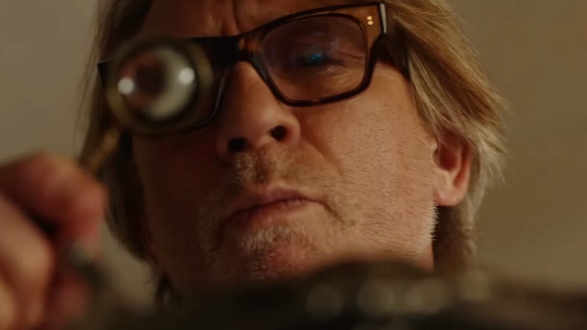 benoit-blanc-takes-on-a-“perfectly-impossible-crime”-in-wake-up-dead-man-trailer