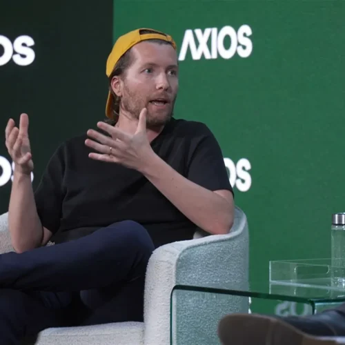 “we’re-in-an-llm-bubble,”-hugging-face-ceo-says—but-not-an-ai-one