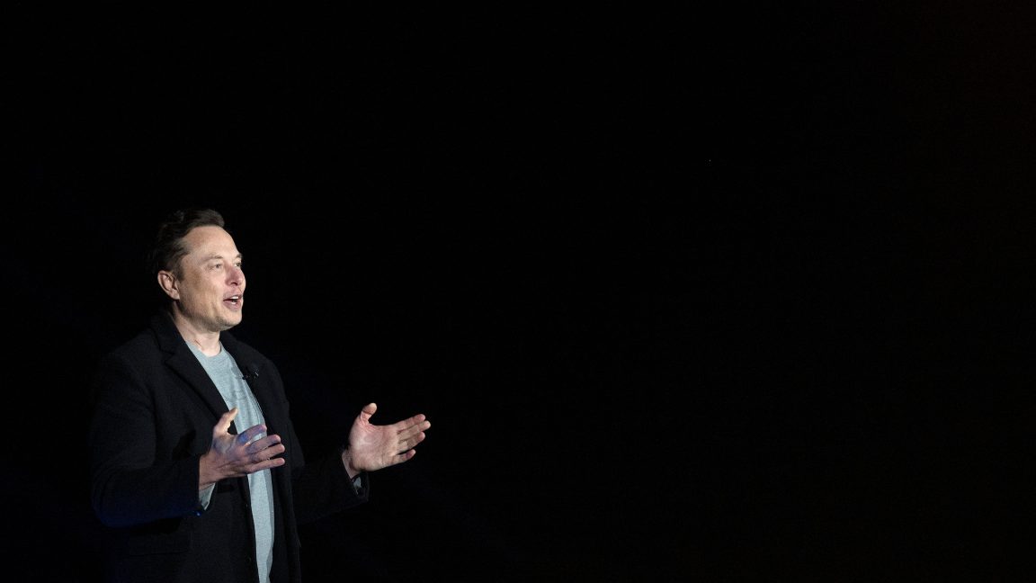 after-years-of-resisting-it,-spacex-now-plans-to-go-public.-why?