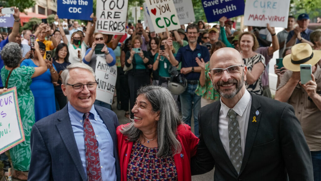 ars-live:-3-former-cdc-leaders-detail-impacts-of-rfk-jr.’s-anti-science-agenda