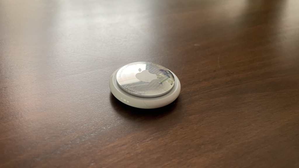 report:-apple-plans-to-launch-ai-powered-wearable-pin-device-as-soon-as-2027