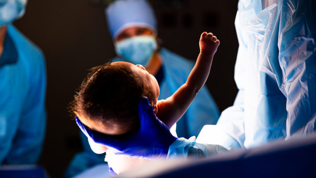 newborn-dies-after-mother-drinks-raw-milk-during-pregnancy