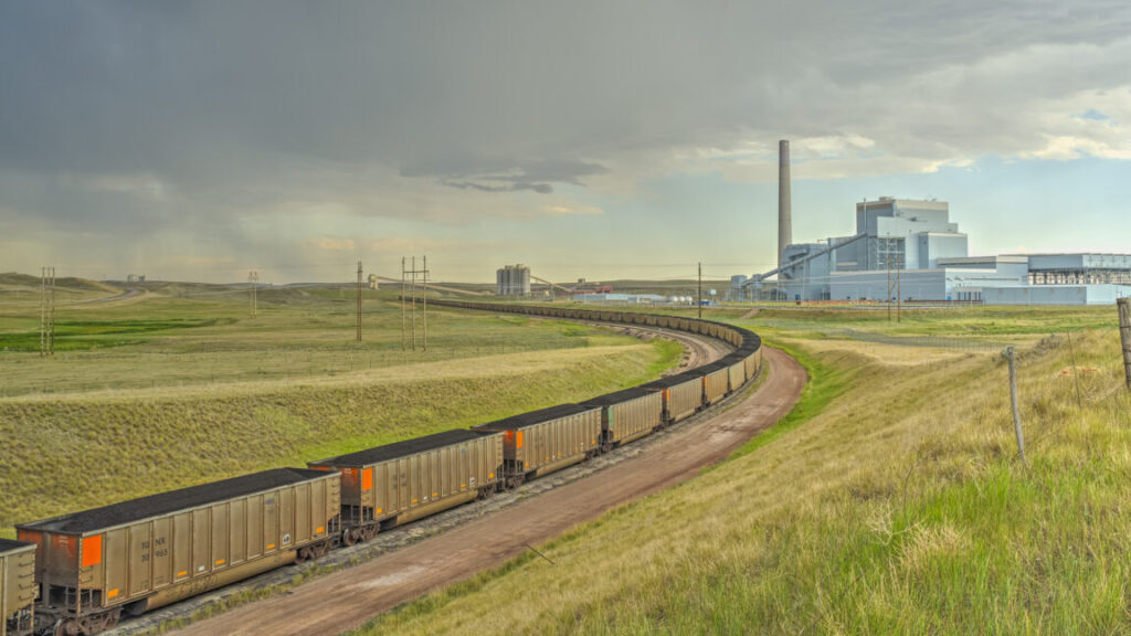 trump’s-latest-plan-to-revive-coal-power:-make-the-military-buy-it