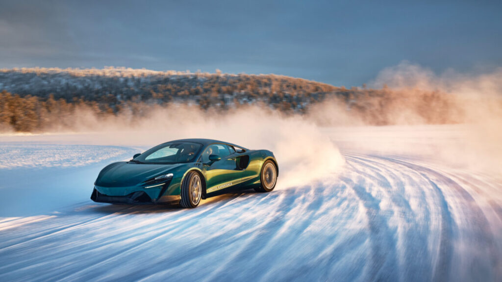 sideways-on-the-ice,-in-a-supercar:-stability-control-is-getting-very-good