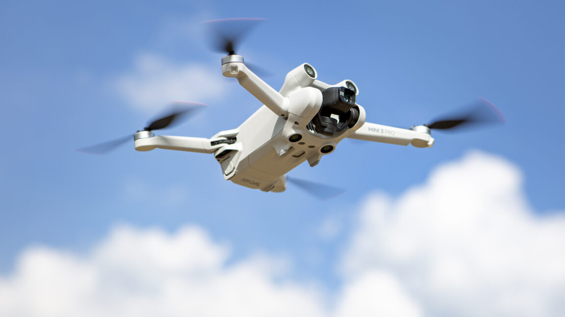 dji-sues-the-fcc-for-“carelessly”-restricting-its-drones