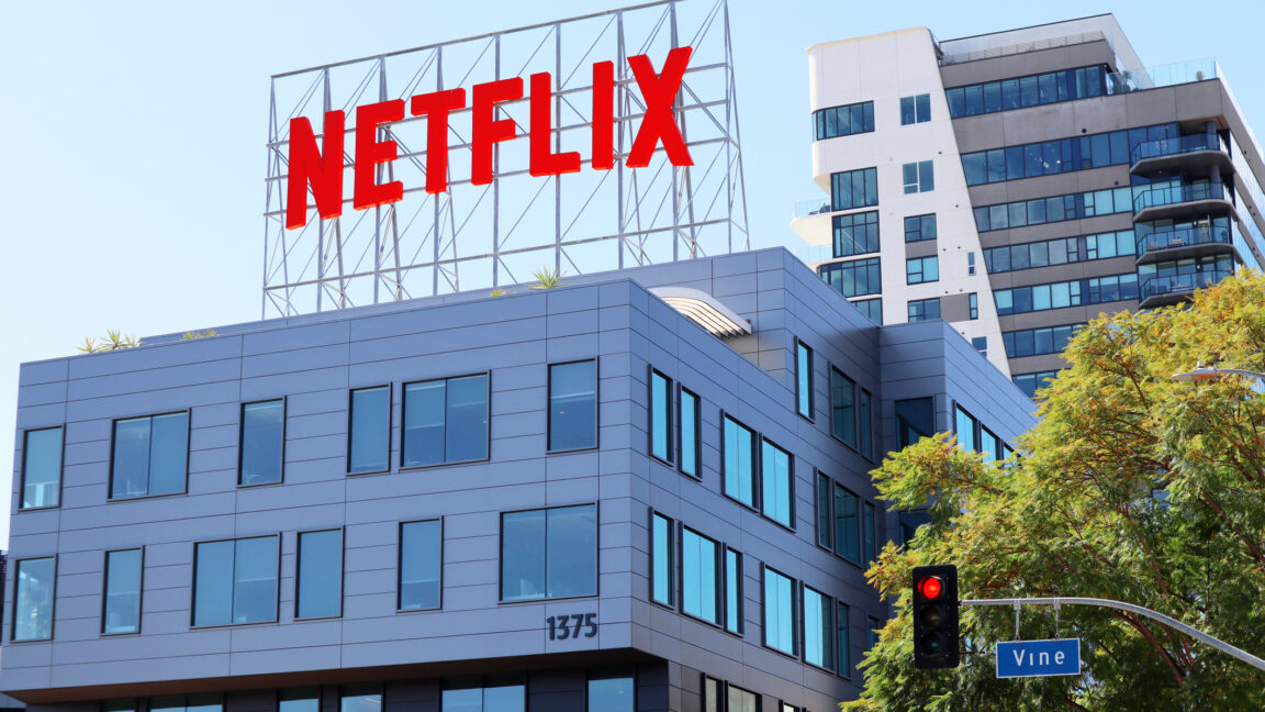 netflix-cedes-warner-bros.-discovery-to-paramount:-“no-longer-financially-attractive”